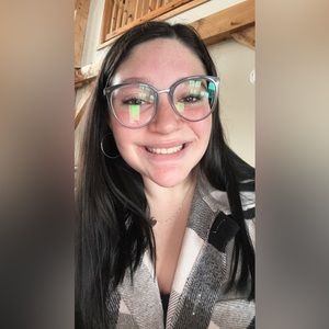 Meet your Posher, Alyssa